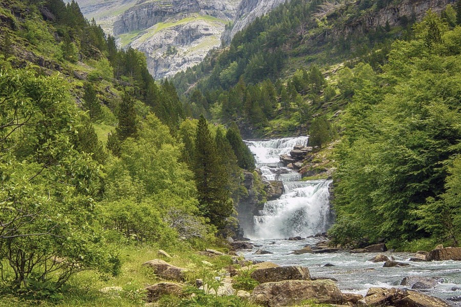 Le guide des sommets des pyrénées